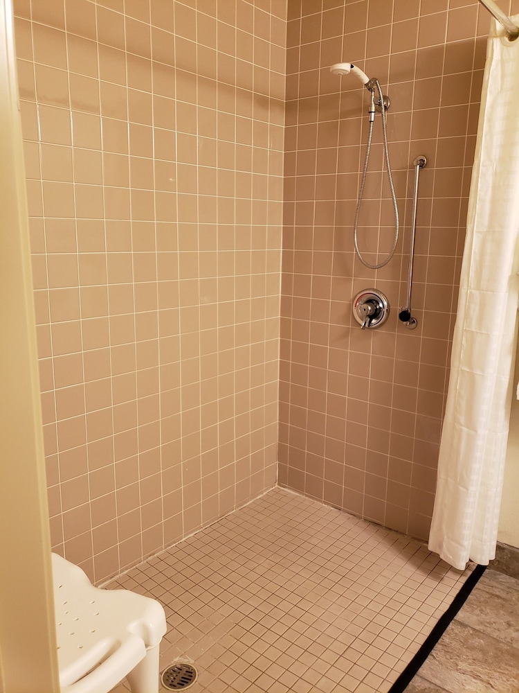 Cobblestone Inn & Suites Merrill - photo 30
