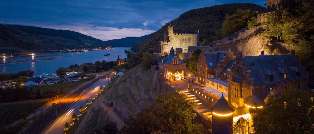 Hotel Burg Reichenstein — hotel in Trechtingshausen