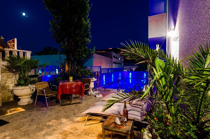 Apartments Aura — 4-Star Luxury Hotel in Dubrovnik, Croatia