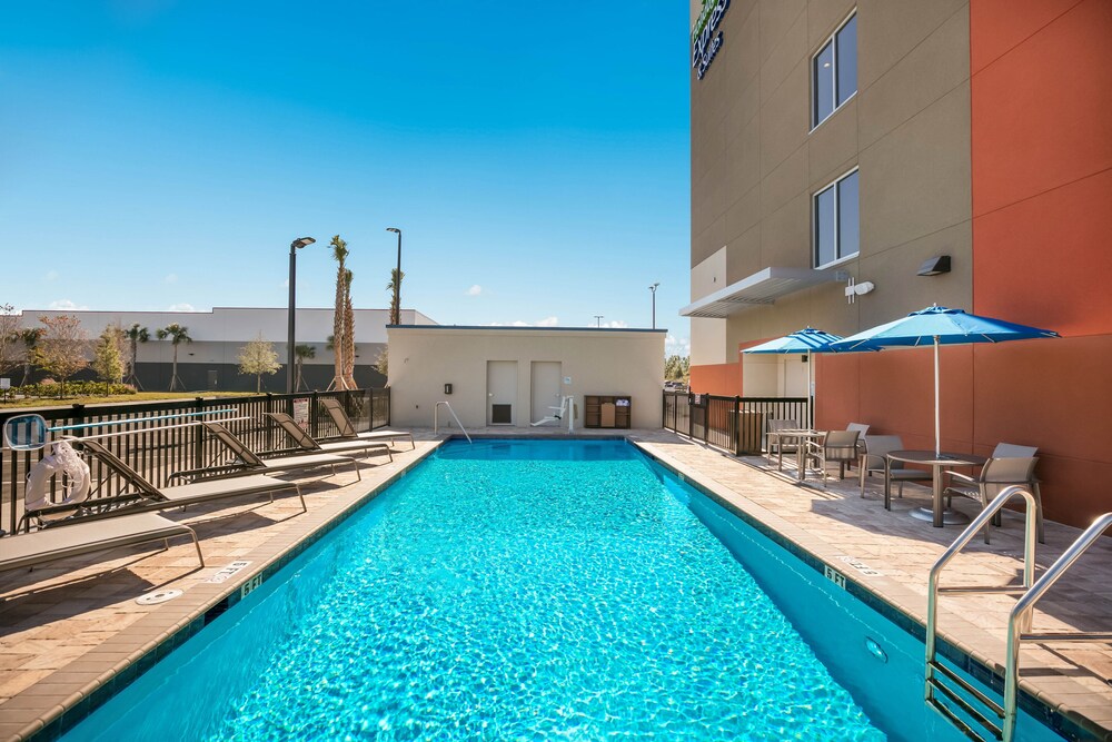 Holiday Inn Express & Suites Jacksonville Town Center by IHG - photo 14