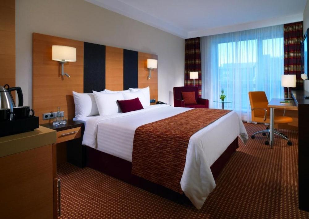 Courtyard by Marriott Moscow Paveletskaya Hotel — 4-Star Luxury Hotel in Moscow, Russia