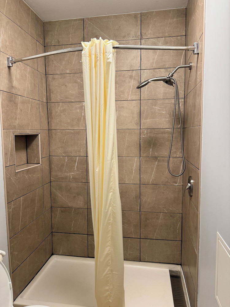 Texas Inn and Suites City Center at University Dr. - photo 23
