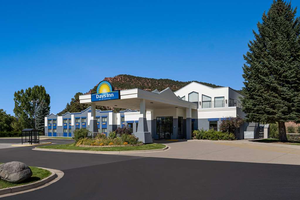 Days Inn by Wyndham Carbondale - photo 2