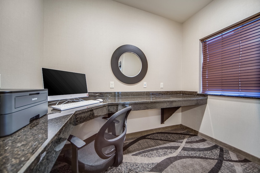 Cobblestone Hotel & Suites Cozad - photo 68