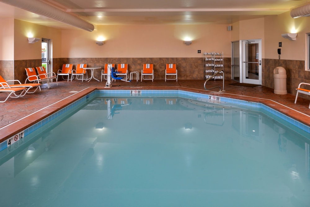 Holiday Inn Express & Suites Cincinnati Mason by IHG - photo 27