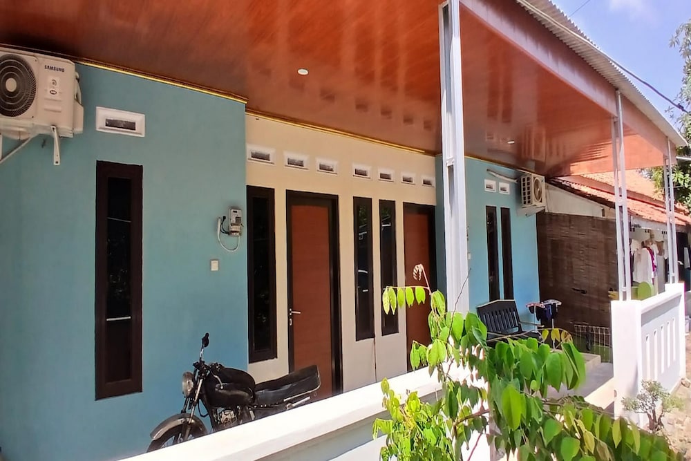 Hotel O Ayna Kost Syariah — Singaraja