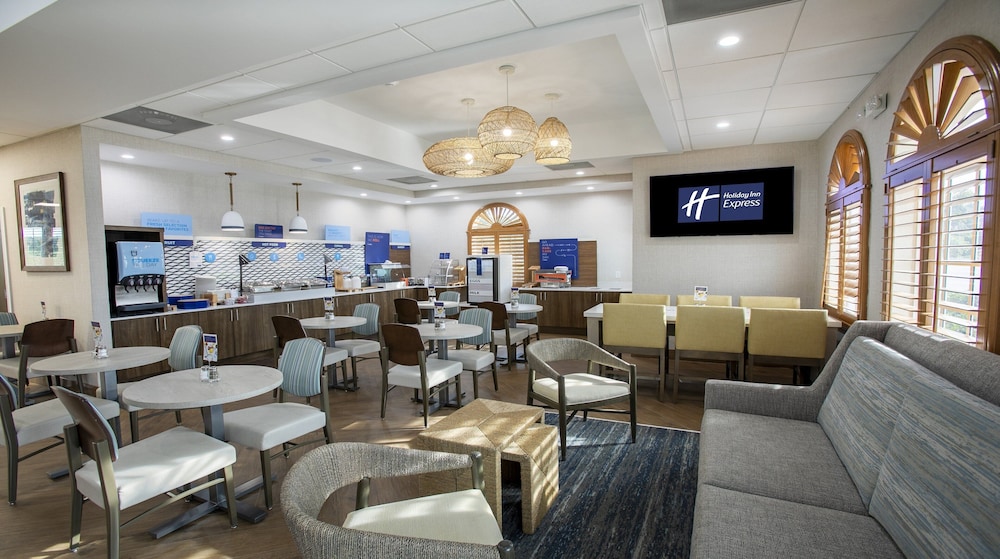 Holiday Inn Express North Palm Beach Oceanview by IHG - photo 81