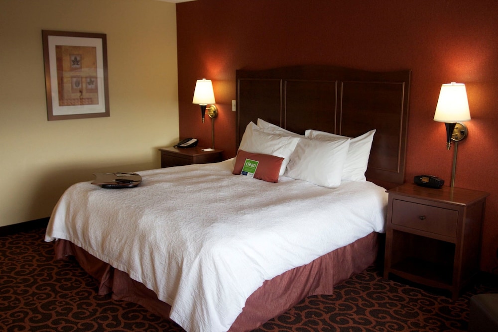 Hampton Inn & Suites Watertown - photo 23