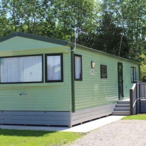 Carmels Caravan Borwick Lakes — 4-Star Luxury Hotel in Carnforth, United Kingdom