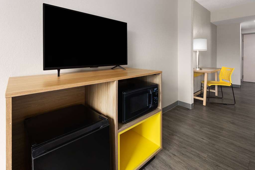 Days Inn & Suites by Wyndham Albany - photo 41
