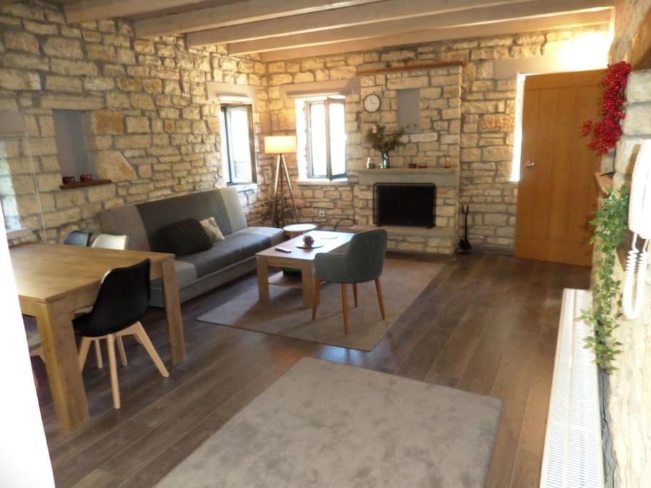Lake View & Deck: Group Getaway in Whitehall — hotel in Whitehall