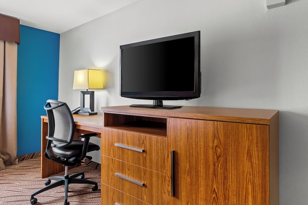 Quality Inn & Suites San Antonio Airport Stone Oak - photo 5