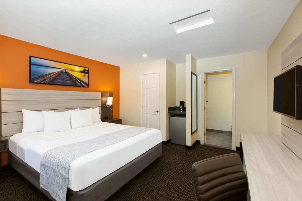 Days Inn by Wyndham Monterey Fisherman's Wharf Aquarium - photo 5