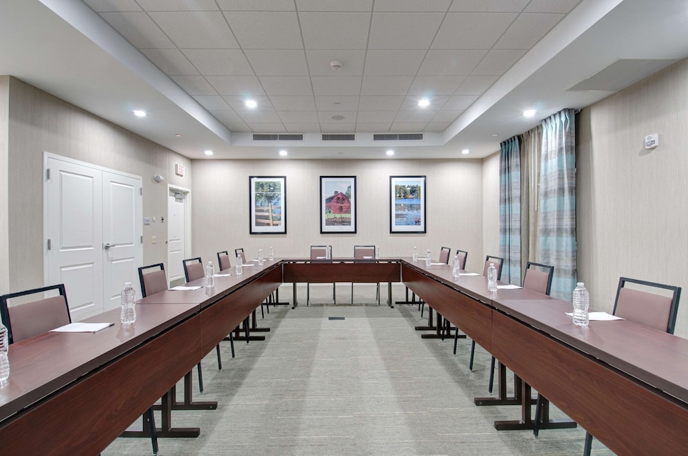 Hampton Inn Boston Westborough - photo 43