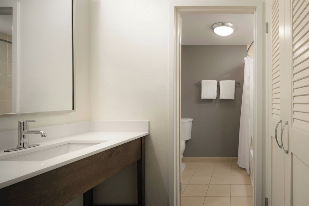 Courtyard by Marriott Louisville East - photo 16