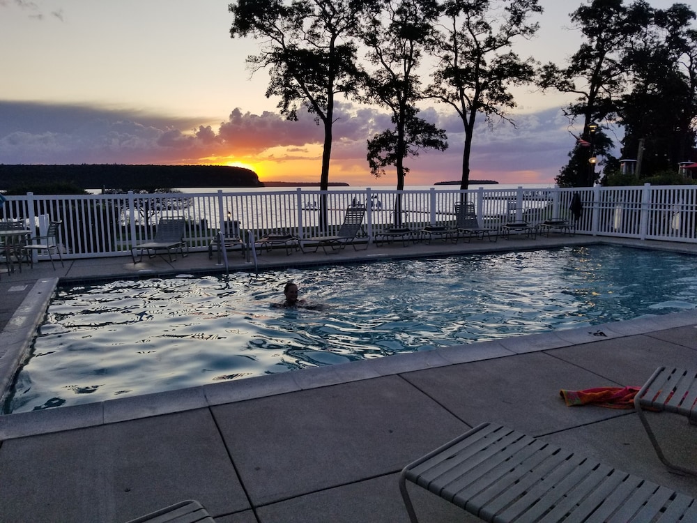 Edgewater Resort - photo 122