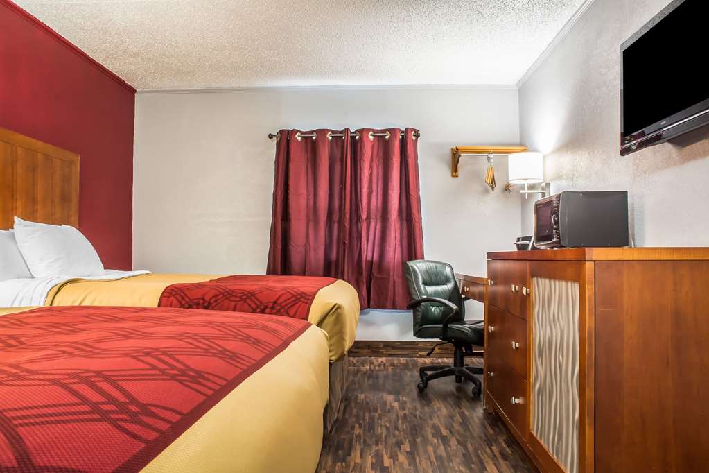 Econo Lodge Brockport - photo 14