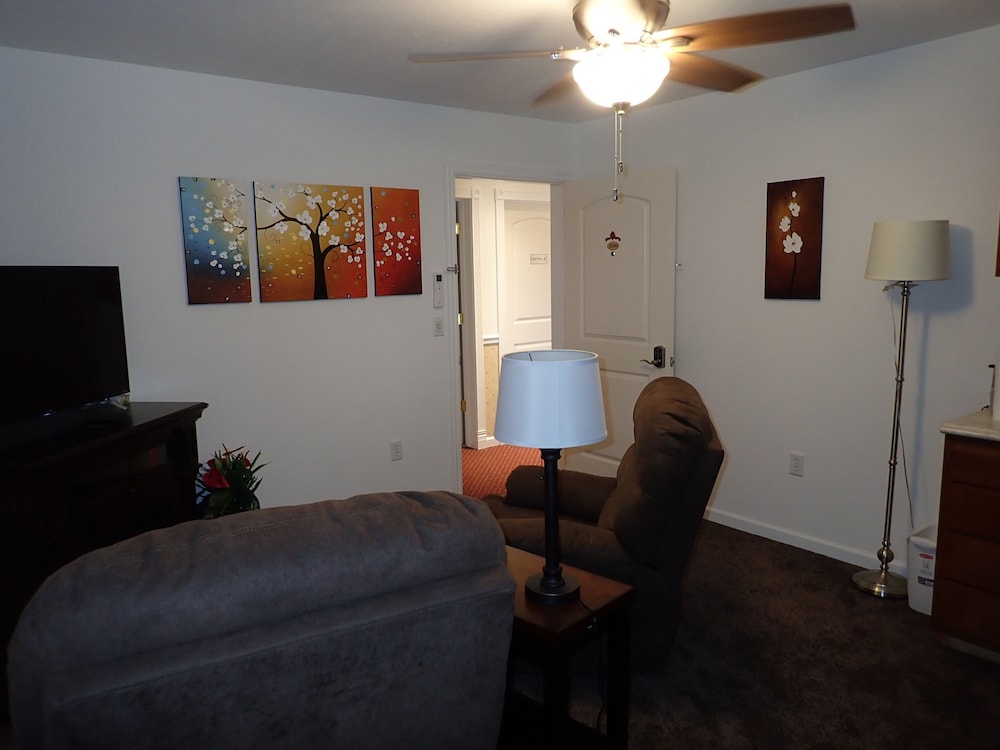 Pleasant Grove Inn - photo 7