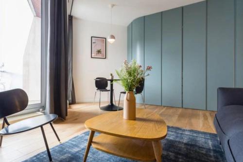 Joie Paris Porte Maillot Palais Des Congrès in Neuilly-Sur-Seine, France