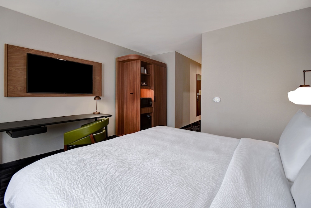 Fairfield Inn & Suites by Marriott Grand Rapids Wyoming - photo 10