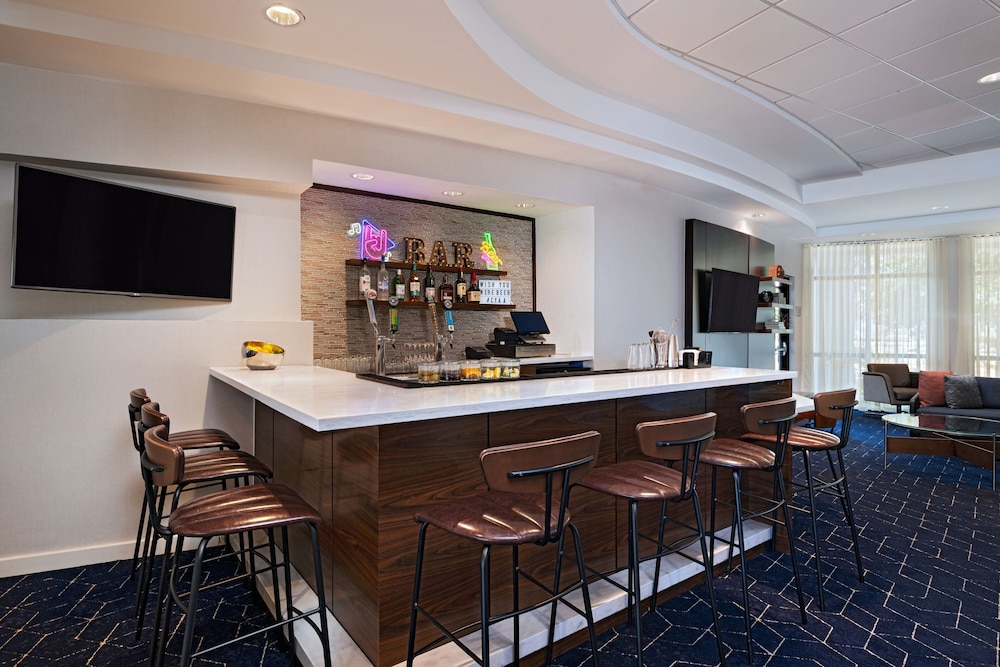 Courtyard by Marriott Austin Airport - photo 26