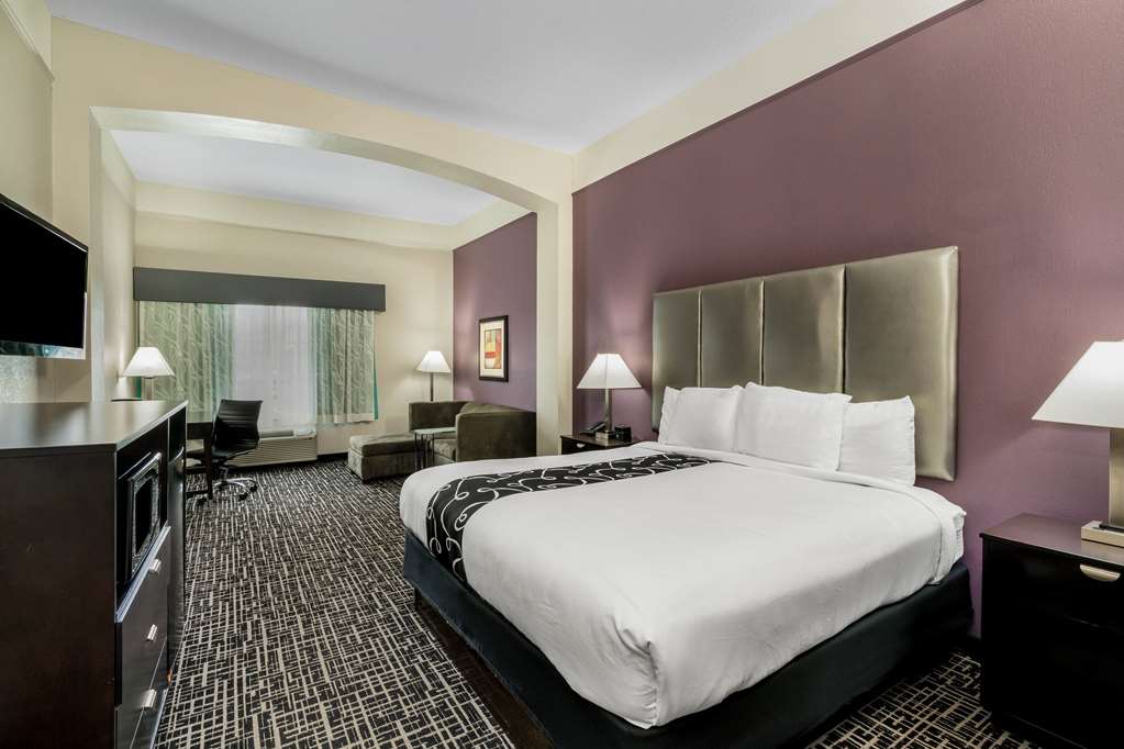 La Quinta Inn & Suites by Wyndham Canton MS - photo 27