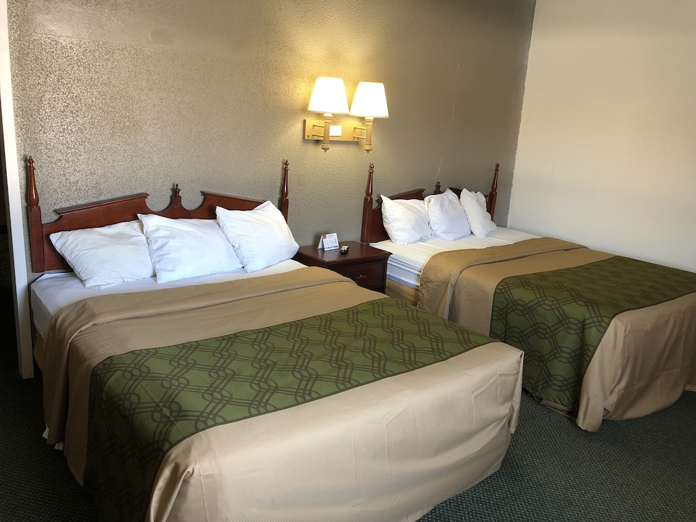 Econo Lodge Wisconsin Rapids - photo 8