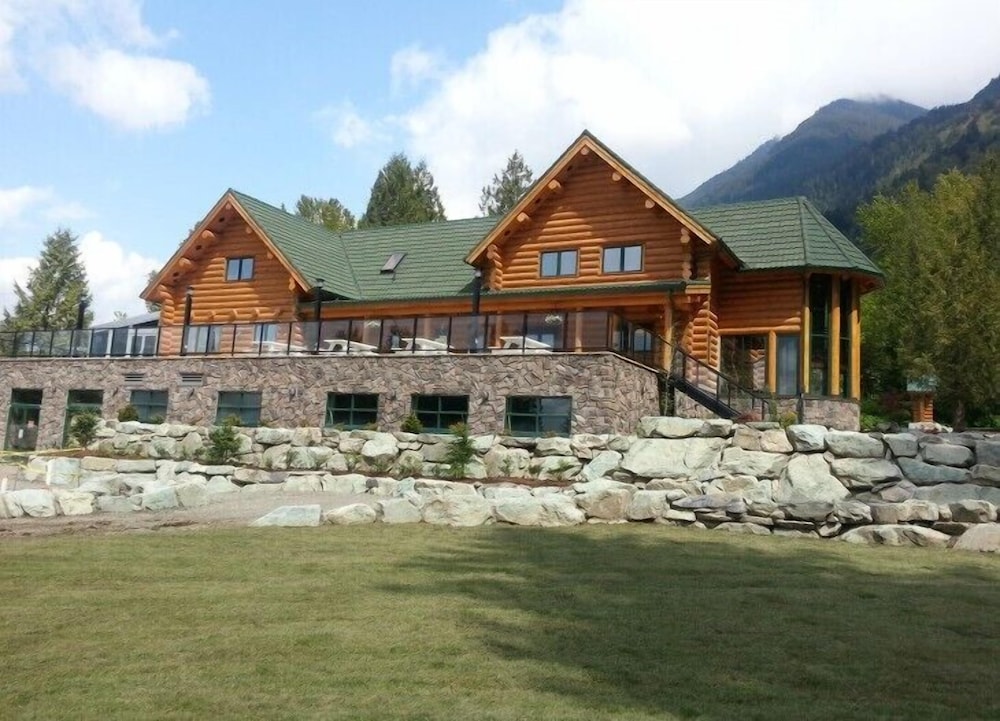 Cottages at Bridal Falls in Chilliwack, Canada