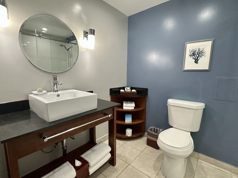 The Pacific Inn - photo 14