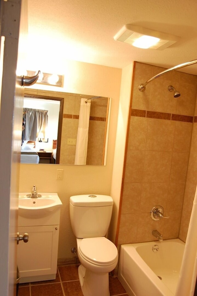 Alpine Lodge & Resort Burkesville - photo 26
