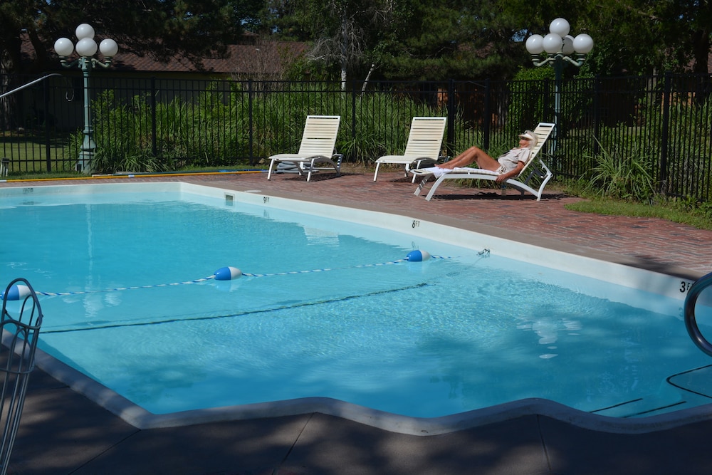 The Evergreen Inn Motel and RV Park - photo 20