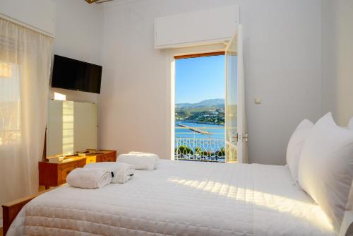 R & G Seaview Apartment — 4-Star Luxury Hotel in Agios Nikolaos, Greece