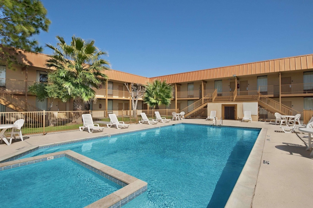 Days Inn by Wyndham Burleson Ft. Worth - photo 20
