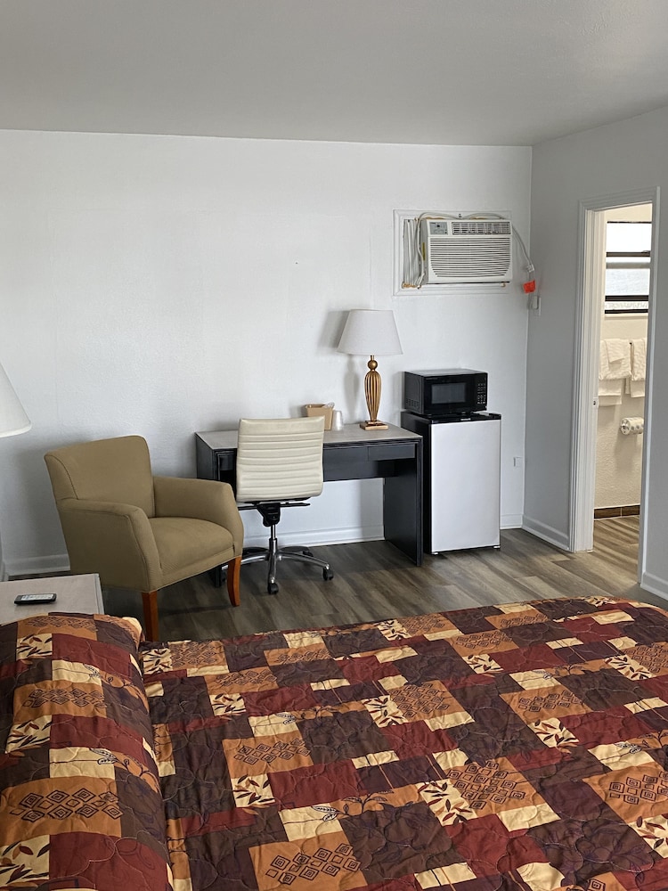 Oak Tree Inn Florida - photo 3