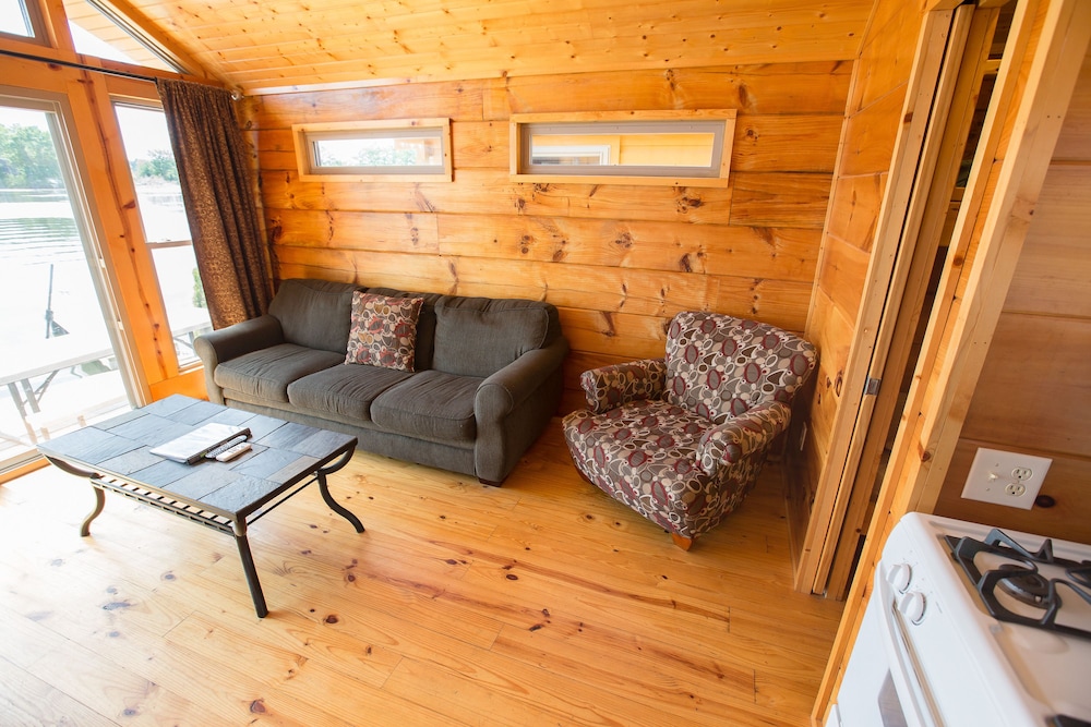 Edinboro Lake Resort Cabins - photo 46