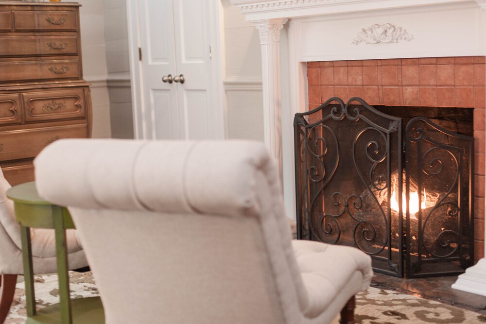Bridgewater Hall Historic Inn - photo 15