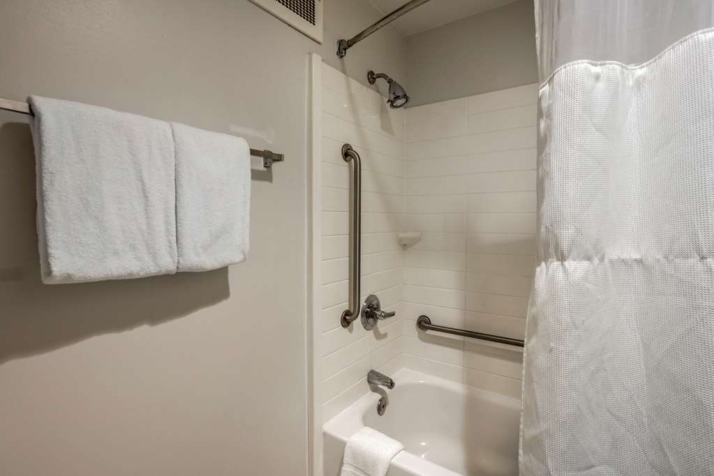 Comfort Inn & Suites Mt. Laurel Philadelphia - photo 26