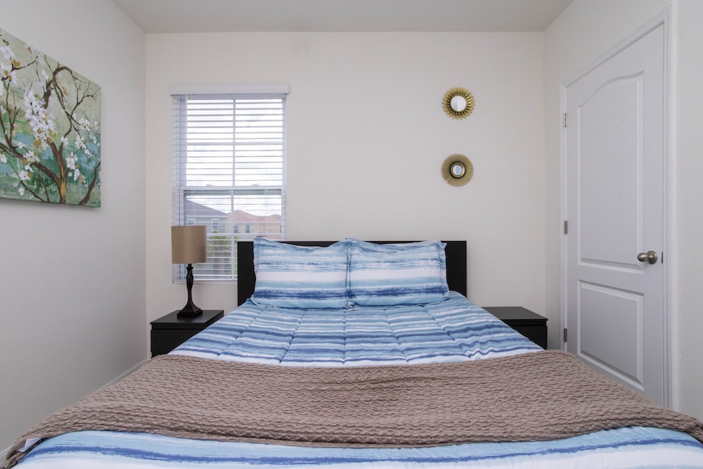 Gorgeous 5Bd w Pool & Jacuzzi @ Solterra Resort 6071 - photo 5