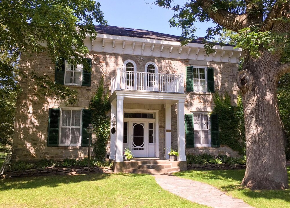 Daffodil Acres in Perth, Canada