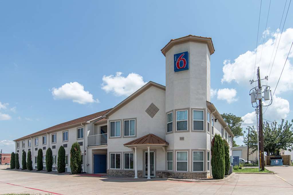 Motel 6 Hutchins - photo 4