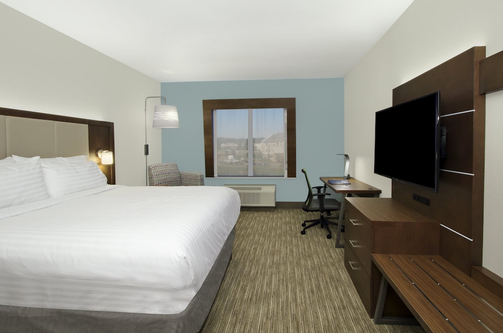 Holiday Inn Express & Suites Columbus North by IHG - photo 8