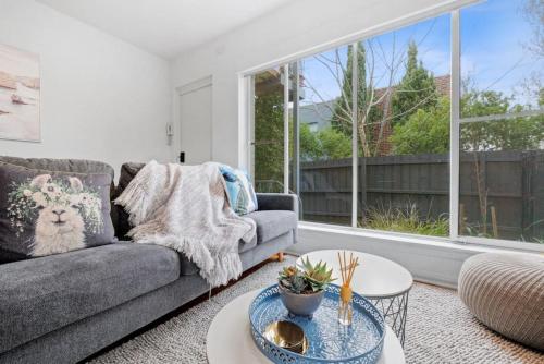 Ground floor one bedroom apartment in South Yarra — 4-Star Luxury Hotel in Melbourne, Australia