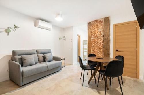 Nice Flat in Lavapies at Street Level S23a