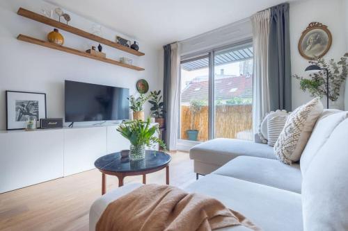 Gaspar Joli Nid Douillet Proche de Paris Avec Balcon - last minute hotel in Boulogne-Billancourt