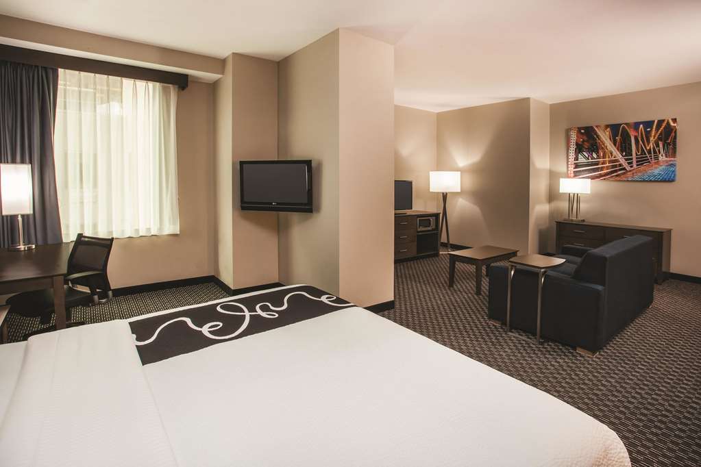 La Quinta Inn & Suites by Wyndham Chicago Downtown - featured photo