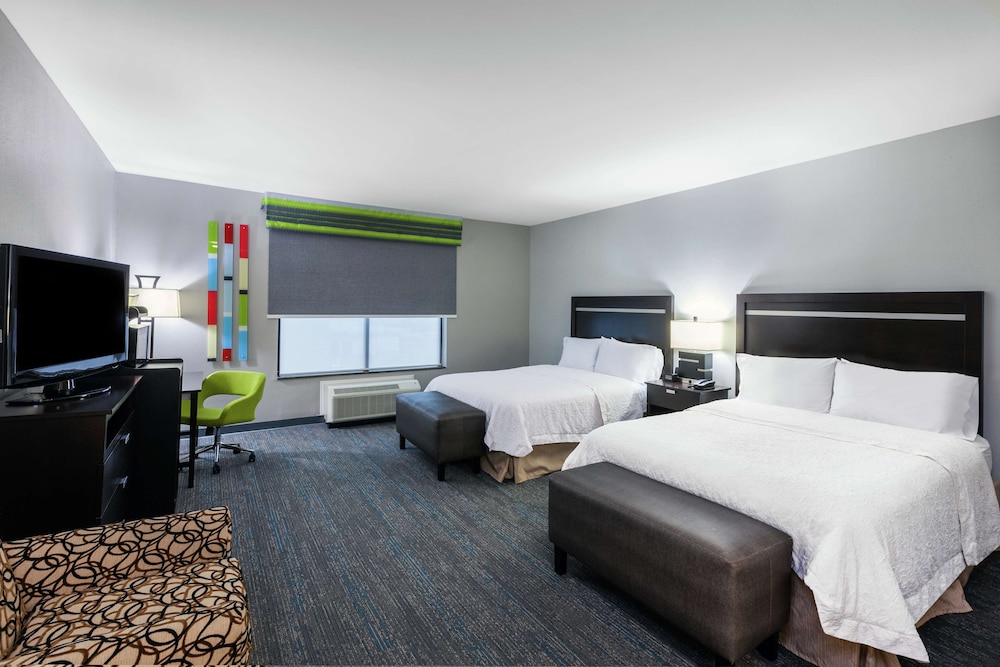 Hampton Inn & Suites Houston League City - photo 12