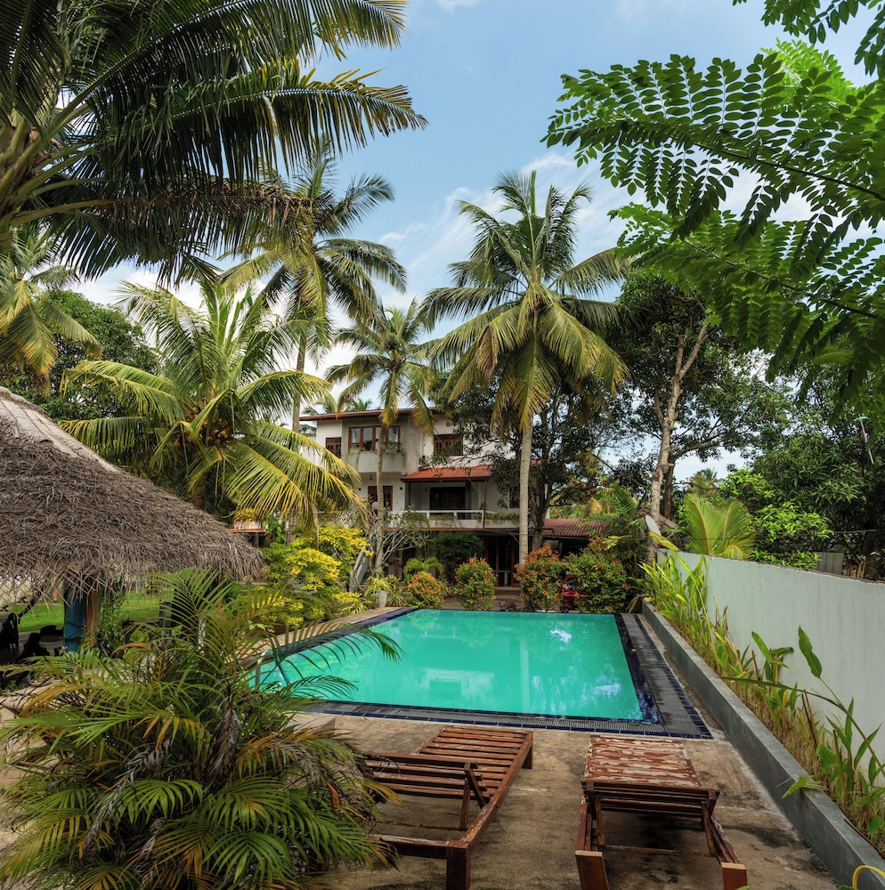 Surf and Zen Coworking and Coliving Habaraduwa — hotel near Koggala Airport