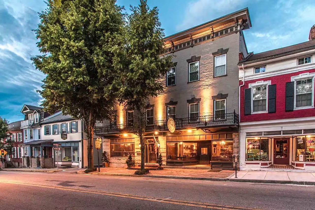 James Buchanan Hotel Trademark Collection by Wyndham — hotel in Mercersburg