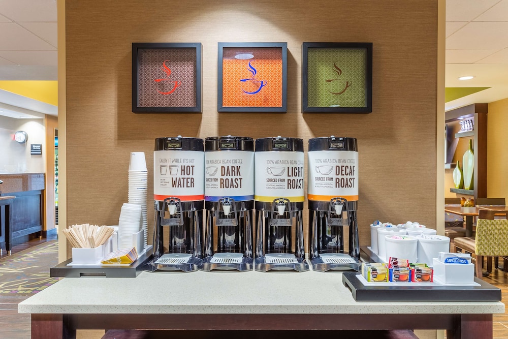 Hampton Inn Sioux Falls - photo 38