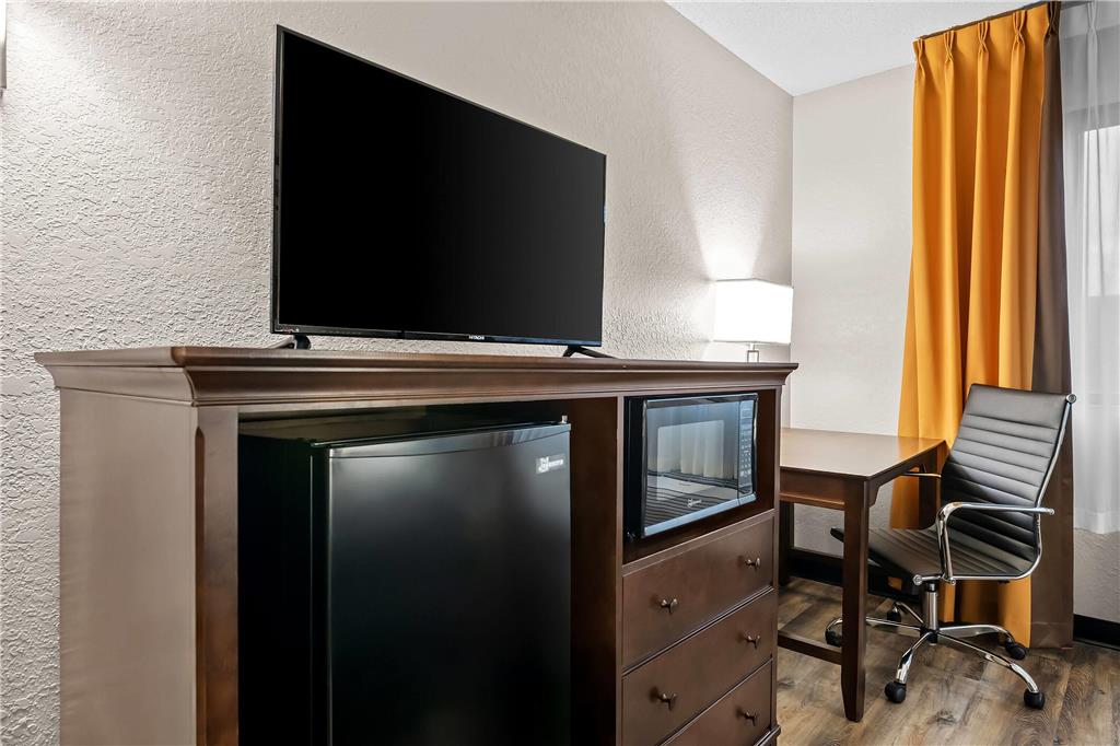 Super 8 by Wyndham Alexandria MN - photo 27